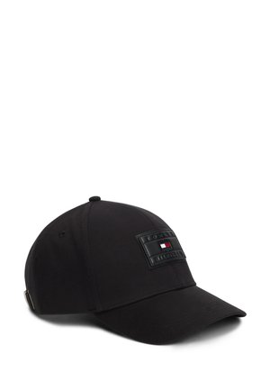 Czarna czapka bejsbolowa z zakrzywionym rondem i prostokątną naszywką z logo Tommy Hilfiger na przednim panelu.