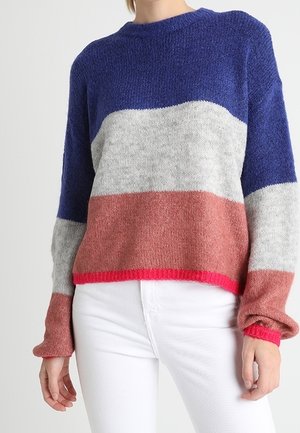 Maglione a maglia con righe orizzontali in blu, grigio, corallo e rosa. Vestibilità rilassata con maniche lunghe e polsini e orlo a costine.