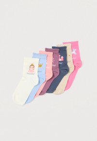 Επτά ζεύγη παιδικών κάλτσων σε παστέλ χρώματα, με σχέδια όπως πριγκίπισσα, κορώνα, σκύλος και κάστρο. Ριχτές κορυφές και ποικιλία σχεδίων.
