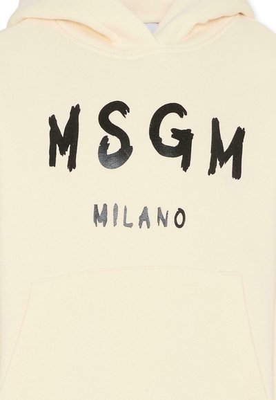 Lichtbeige hoodie met een trekkoordcapuchon, featuring zwart en grijs grafisch letters "MSGM" en "MILANO" aan de voorkant, en een voorzak.