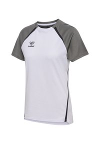 T-shirt de sport blanc avec manches courtes raglan grises, bandes latérales noires et petit logo Hummel noir sur la poitrine.