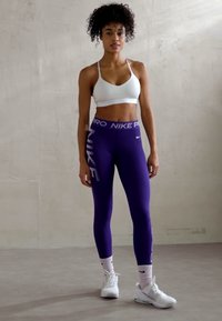 Nike Performance Pajkice - court purple/lilac bloom/white