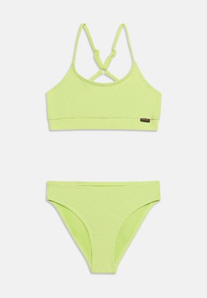 Conjunto de bikini verde lima con textura, con parte superior estilo sujetador deportivo con tirantes cruzados ajustables y braguitas altas a juego.