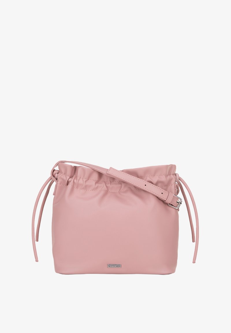 Borsa a spalla in pelle rosa con chiusura a cordoncino, texture liscia, tracolla regolabile e un piccolo dettaglio del logo metallico.
