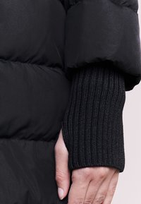 MAX&Co. Dunfrakker - black