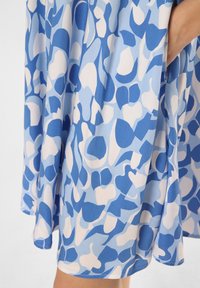 Apriori Freizeitkleid - blau ecru