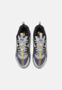 Nike Sportswear AIR MAX 90 DRIFT - Sapatilhas - light smoke grey/cargo khaki/black