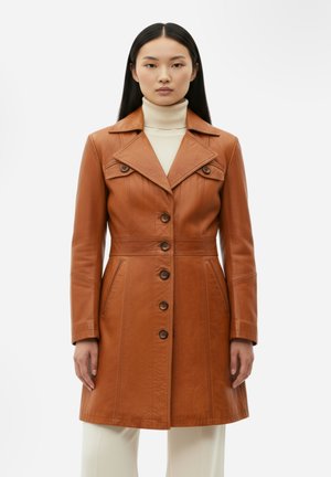 LUCY - Korte frakker - cognac