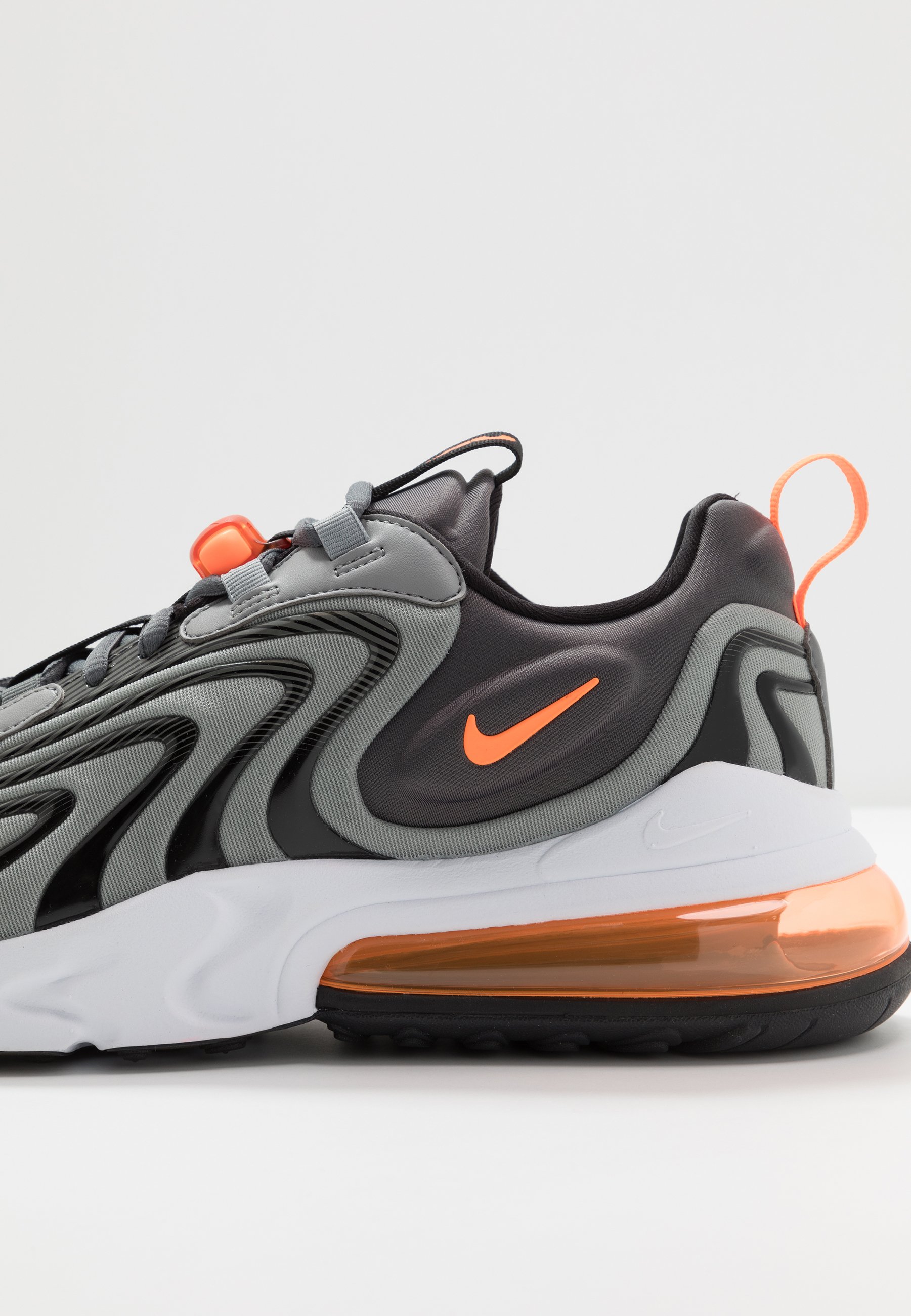 air max 270 react black / white / anthracite