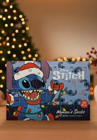 Adventskalender mit Stitch von Disney, farbenfrohes Design mit blauem Hintergrund, Weihnachtsmannmütze und weihnachtlichen Motiven; enthält 24 Kästchen.