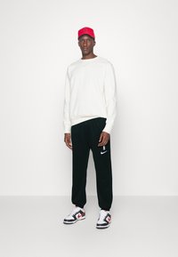 Nike Performance BKN MNK DF SPTLIGHT PNT - Klubruházat - black/white