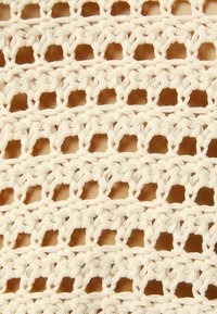 Bershka Strickpullover - off-white