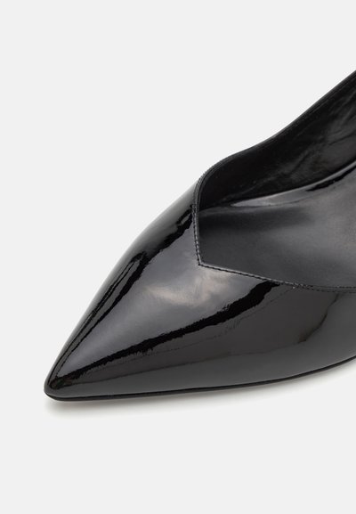 Stuart Weitzman EVA SLINGBACK - Pumps - black