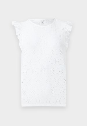 Λευκό αμάνικο τοπ με λουλουδάτα σχέδια με τρύπες και λεπτομέρειες με βολάν στους ώμους σε μονόχρωμο φόντο.