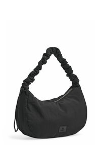 Sort stof skuldertaske med en samlet rem, lynlåsåbning og en tekstureret overflade. Har et lille mærke på siden.