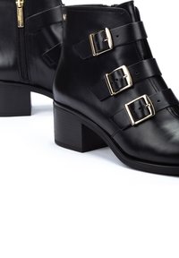 Martinelli ZINNIA - Botines camperos - black