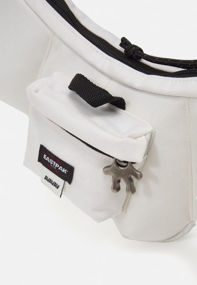 AVAVAV AVAVAV X EASTPAK MINI BAG - Axelremsväska - white