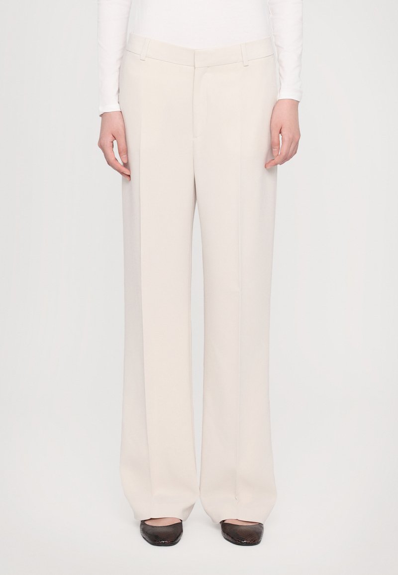 Filippa K - HUTTON TROUSER - Stoffhose - ivory, Vergrößern