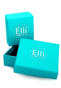 Turquoise smykkeboks med en glat overflade, der har et cirkulært sølvlogo, hvor der står "Elli WE❤JEWELS." Én boks er åben og afslører et mørkt indre.