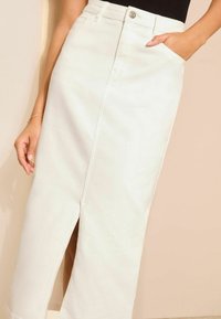 Friends Like These SPLIT FRONT MIDI - Fustă denim - white