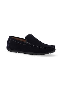 Marineblaues Wildleder-Mokassin-Design mit weißer Naht, abgerundeter Spitze und flacher schwarzer Gummisohle. Verstellbar für einen bequemen Sitz.