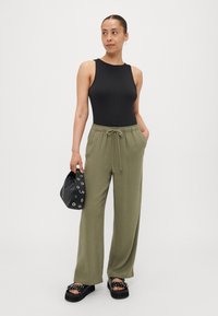 ONLY Petite ONLSIESTA PULL UP  - Bukse - deep lichen green