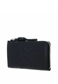 Portefeuille en cuir noir avec fermeture éclair, présentant un design en relief à l'avant, une surface texturée et un tirette en cuir décoratif.