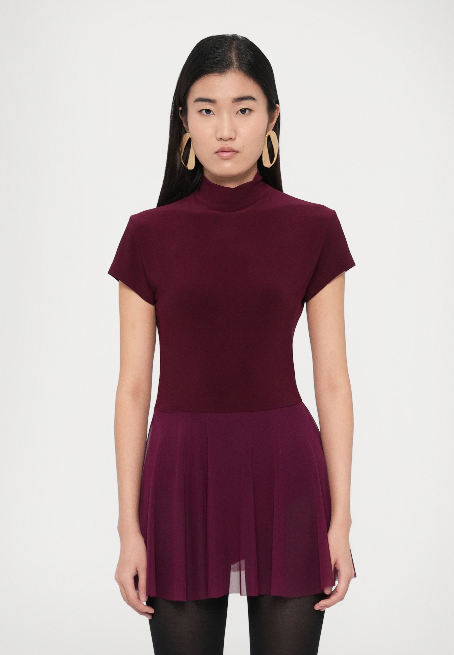 Norma Kamali MOCK NECK CAP SLEEVE PICKLEBALL DRESS - Jersey dress - plum/bordeaux - Zalando.ie Norma Kamali MOCK NECK CAP SLEEVE PICKLEBALL DRESS - Jersey dress - plum/bordeaux - Zalando.ie