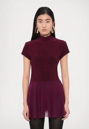 MOCK NECK CAP SLEEVE PICKLEBALL DRESS - Trikoomekko - plum