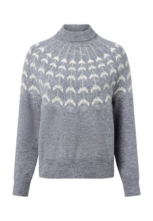 Grauer Strickpullover mit Stehkragen, der ein weißes Pfeilmuster über der Brust aufweist. Rippbündchen und -saum sorgen für einen strukturierten Abschluss.