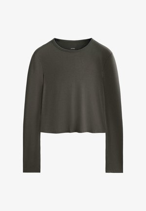 Crop top à manches longues en vert olive foncé, fabriqué en tissu doux avec un col rond et sans fermetures ni motifs visibles.