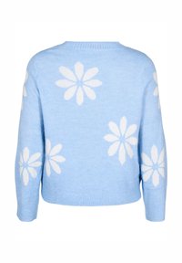 Helles blaues Sweatshirt mit langen Ärmeln, das große weiße Blumenmuster aufweist. Gerippter Kragen und Bündchen. Weiche, gestrickte Textur.
