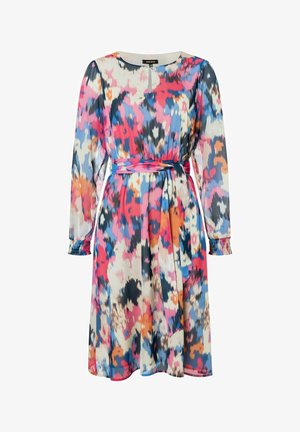 Langes, mehrfarbiges Kleid mit einer Vielzahl von abstrakten Mustern in Pink, Blau und Orange. Hergestellt aus leichtem Stoff mit einer gebundenen Taille.