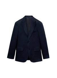 Blazer bleu marine avec revers à cran, deux boutons, poches à rabat et tissu texturé. L'intérieur est doublé dans un matériau contrastant.