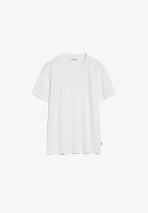 Witte katoenen T-shirt met korte mouwen, een ronde halslijn en een rechte zoom. Geen zichtbare patronen of logo's. Zachte textuur.