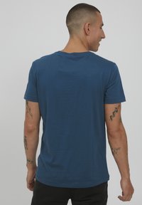 Blend MIKE - T-shirts med print - ensign blue