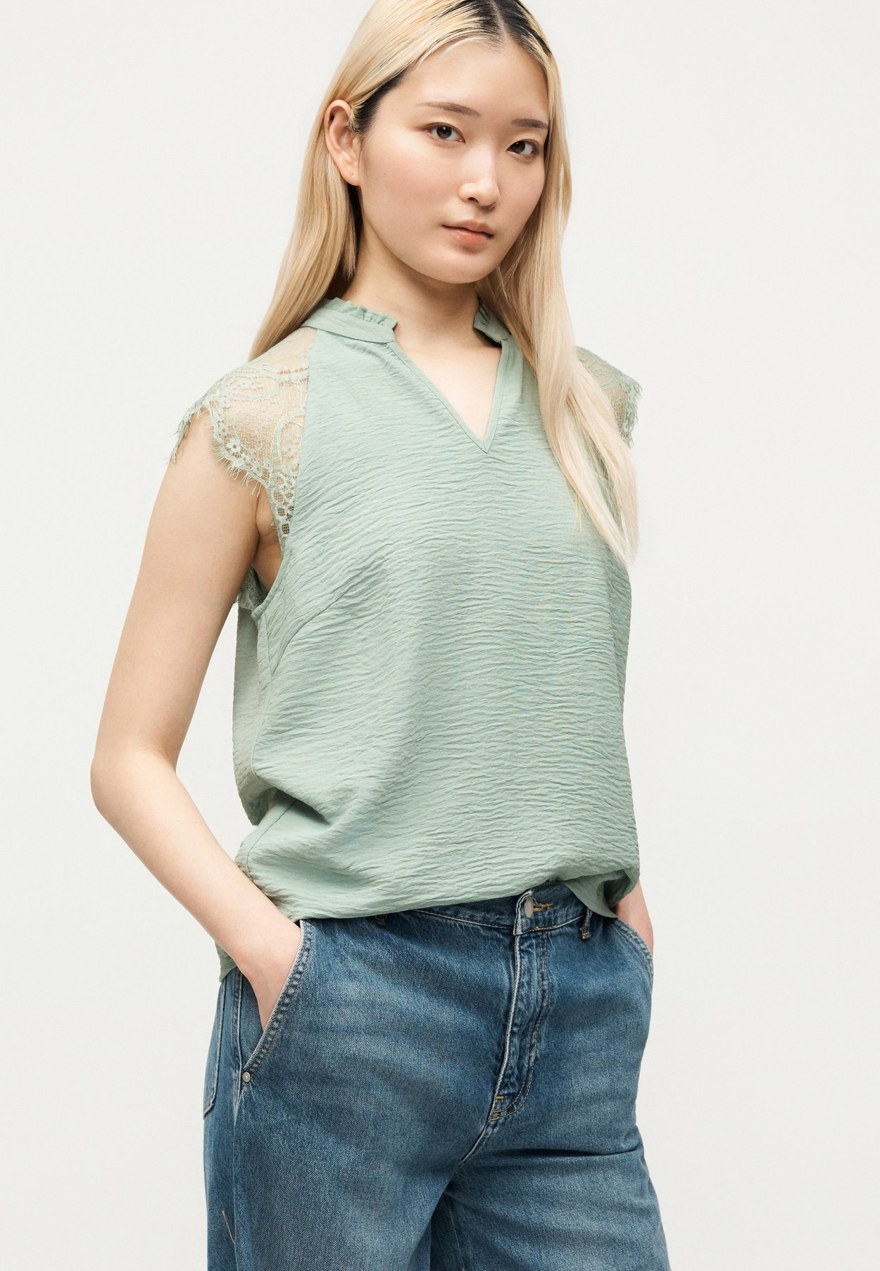 ONLPLOY METTE V NECK