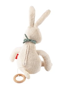 Gestopftes Kaninchen-Spielzeug aus weichem beigem Stoff, mit langen Ohren und einer grünen Schleife. Verfügt über einen Holzring und eine genähte Rücknaht.