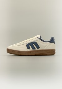 Nem kiválasztott, tan/blue