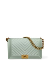 Non sélectionné, light green and light yellow