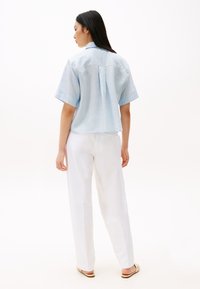 Tommy Hilfiger RELAXED SHIRT - Button-down blouse - breezy blue