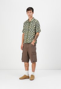 Abercrombie & Fitch RASCHEL FLORAL OCTAGON  - Overhemd - green