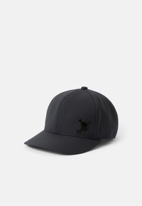 Boné de baseball preto feito de tecido texturizado, com uma aba curva e um detalhe de logótipo na frente em preto brilhante. Design de sete painéis.
