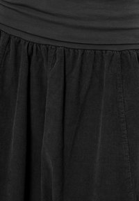 Unausgewählt, schwarz