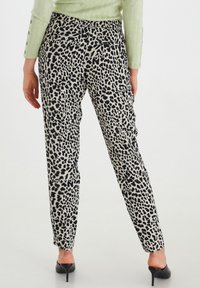 b.young BYMMJOELLA - Pantaloni - mottled black