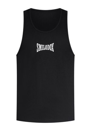 Schwarzes, geripptes Tanktop mit einem weißen "SMILODOX"-Logo auf der Brust. Das Design umfasst weite Armausschnitte und einen Rundhalsausschnitt.