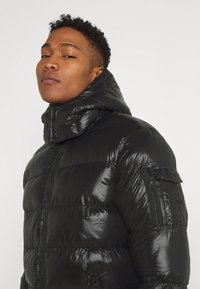 Brave Soul JARED - Parca - black