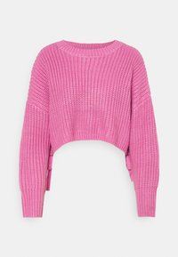 Pullover corto lavorato a maglia rosa con maniche lunghe, texture a coste, scollatura rotonda e dettagli con fiocchi laterali.