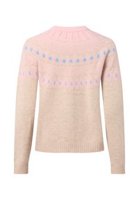 Pullover-Sweater mit einer weichen, beigen Textur, der zarte rosa und blaue Musterakzente entlang des Schultereinsatzes sowie an den gerippten Bündchen und dem Saum aufweist.