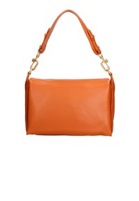 Sac à main en cuir orange de forme rectangulaire, avec une texture lisse, une bandoulière réglable et des accents en métal doré.